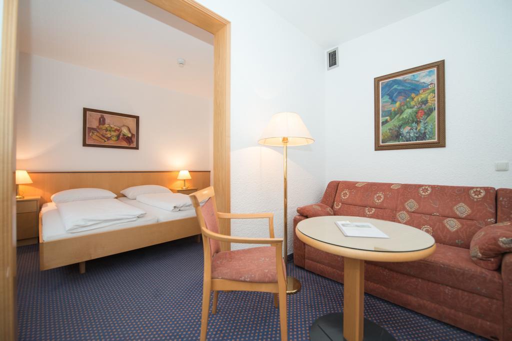 שטייר Parkhotel Styria מראה חיצוני תמונה